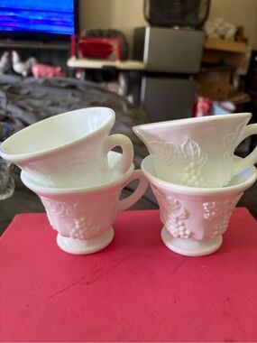 White Grape Embossed Milk Glass Teacup Set - 4 Pack